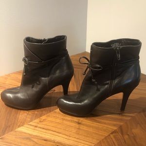 Nine West leather ankle booties